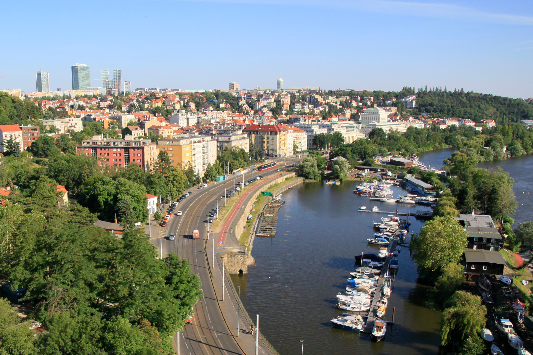 PRAHA PODOL�
